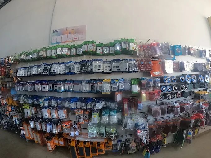 Tomadas e interruptores elétricos modernos para instalação residencial e comercial em Goiânia